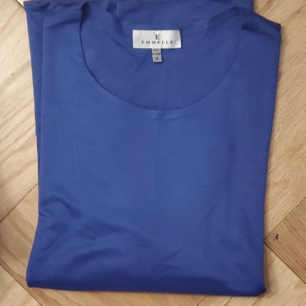 Emmelle Silk Tee - Picture 9 of 11